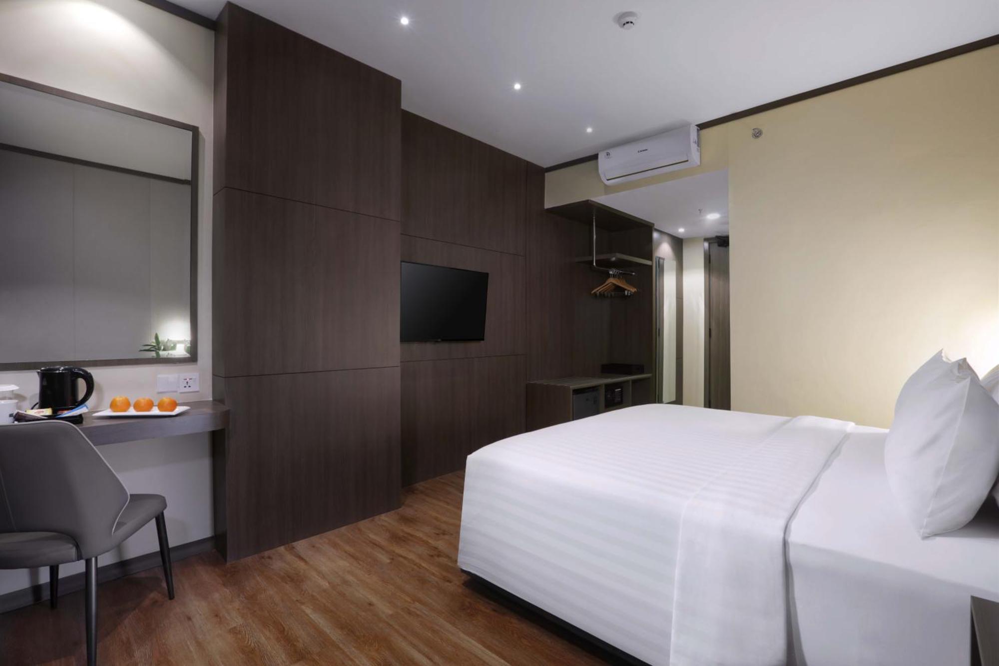 Отель Harper Premier Nagoya Batam Экстерьер фото