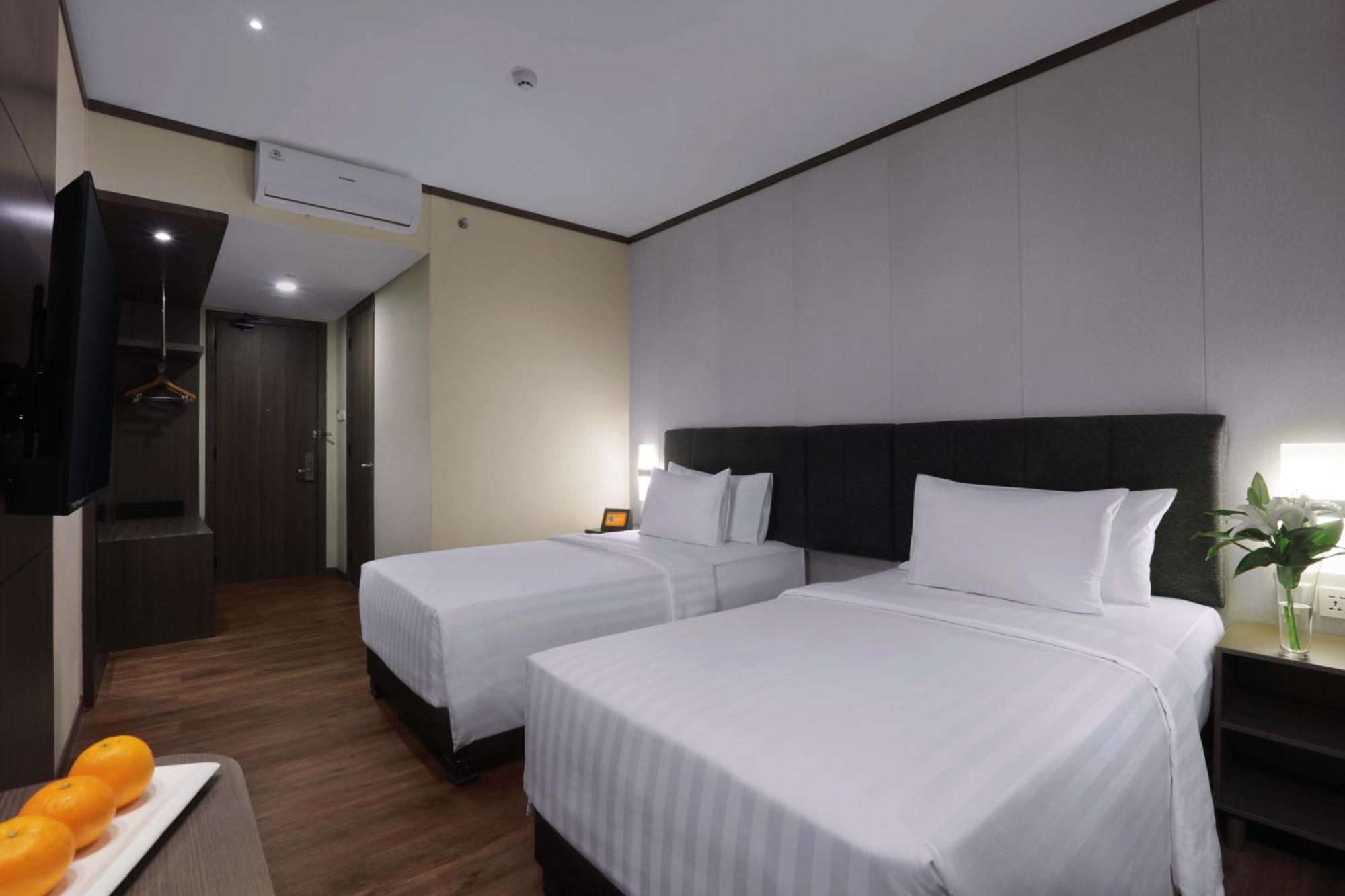 Отель Harper Premier Nagoya Batam Экстерьер фото
