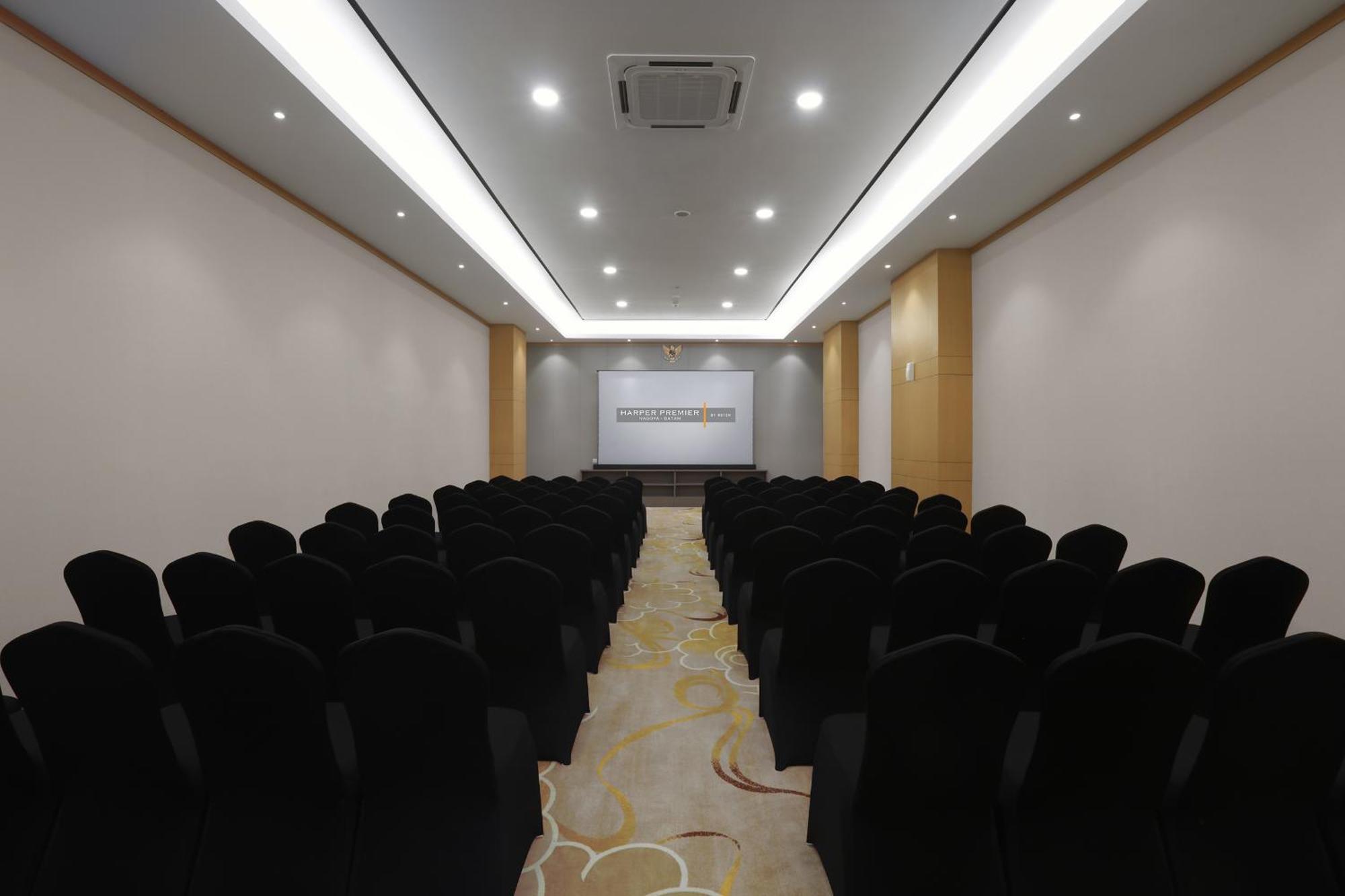 Отель Harper Premier Nagoya Batam Экстерьер фото