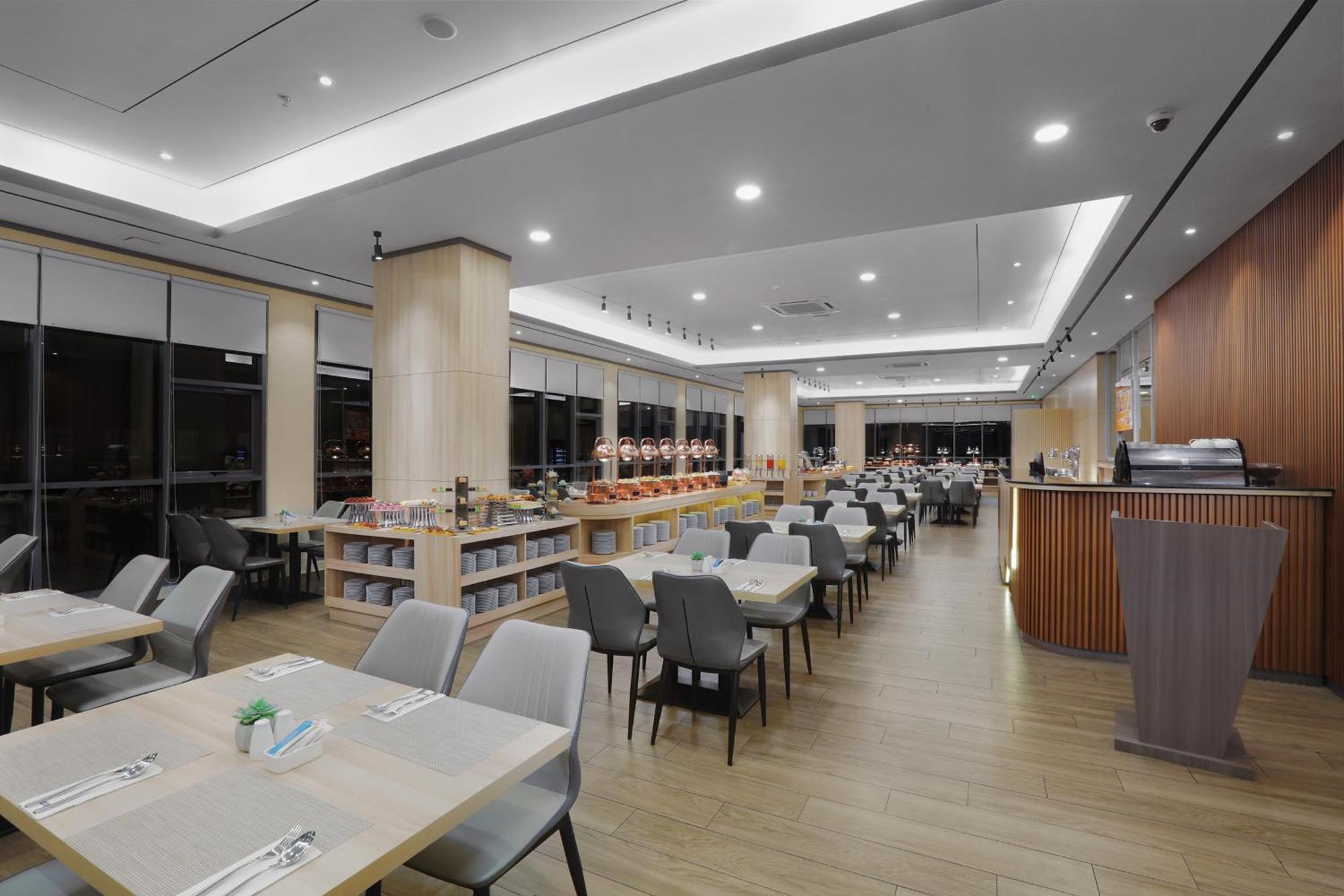Отель Harper Premier Nagoya Batam Экстерьер фото
